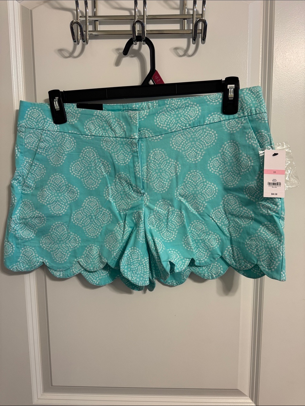 crown & ivy Turquoise Scallop Hem Printed Womenโs Shorts